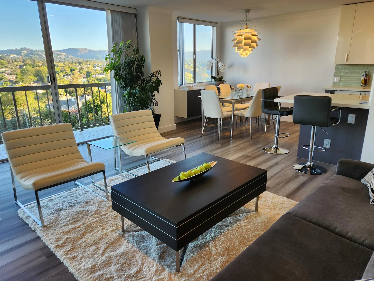 10747 Wilshire Blvd — Photo 2
