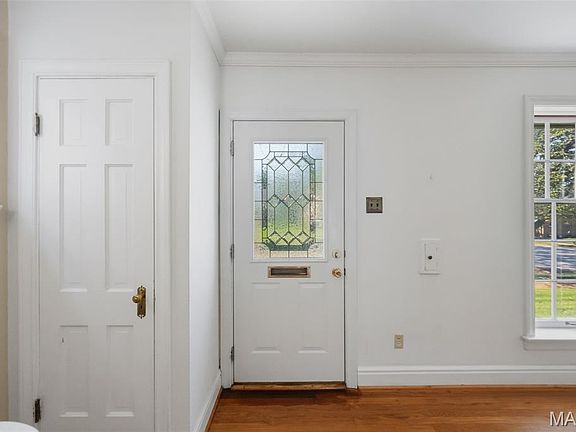3rd image of 6067 Lansdowne Ave