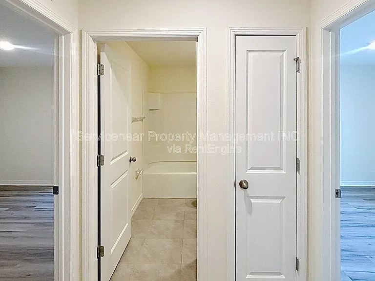 1906 Blue Stream St — Photo 24