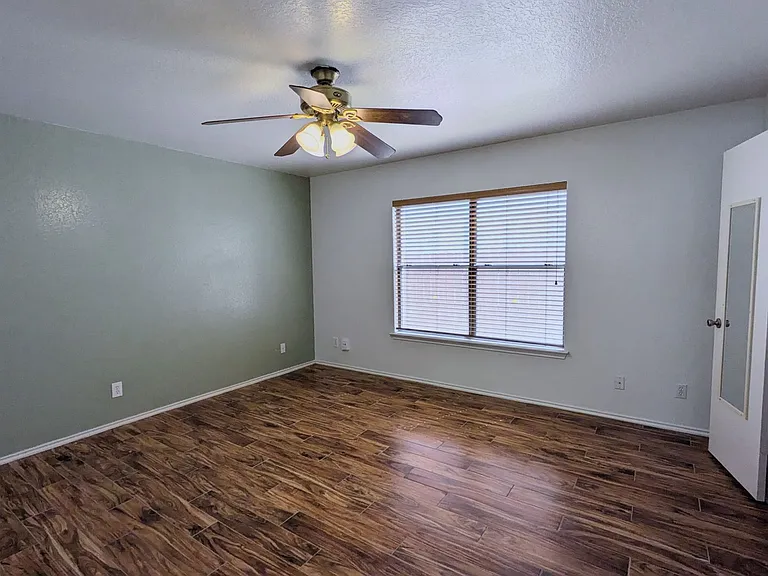 5015 Viking Coral — Photo 14