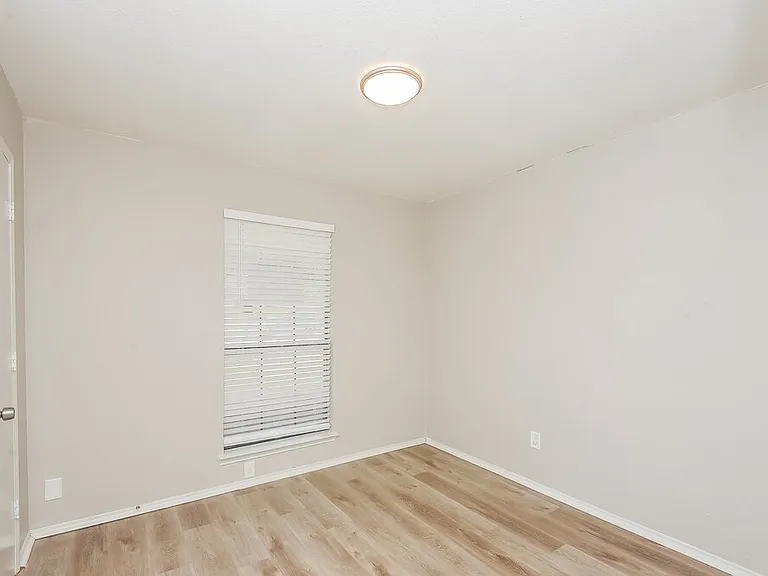 6221 Valley Forge Ct — Photo 12