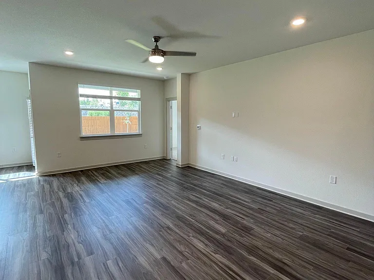13624 Lubeck Dr — Photo 8