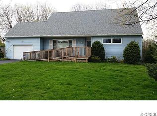 43 Ardella St, Gates, NY 14606