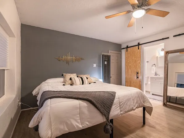 221 Girard Blvd SE #2, Albuquerque, NM 87106