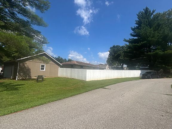 3rd image of 2246 Flint Rd