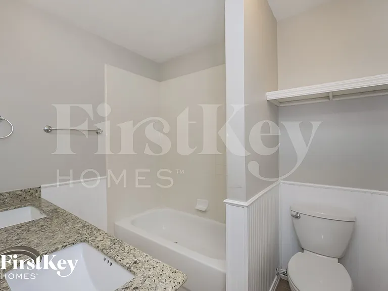 101 Canterbury Dr — Photo 10