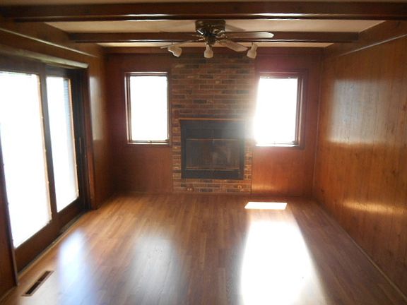 4th image of 6227 N Leroy Ave