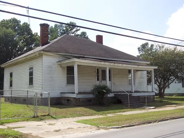 608 E 9th St, Scotland Neck, NC 27874