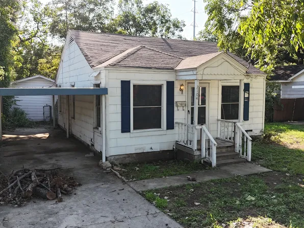 2104 Oakwood St, Fort Worth, TX 76117