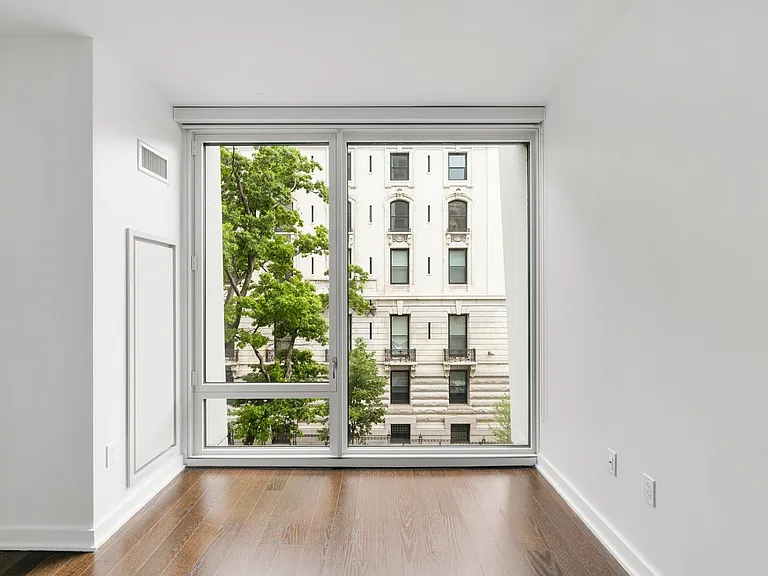 400 W 113th St #329 — Photo 9