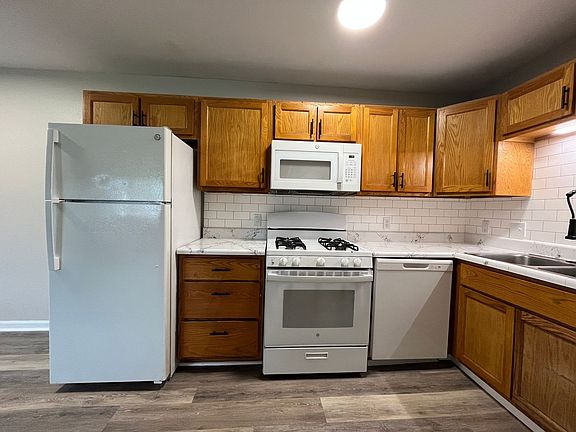 5th image of 2020 Hobson Rd #D-207