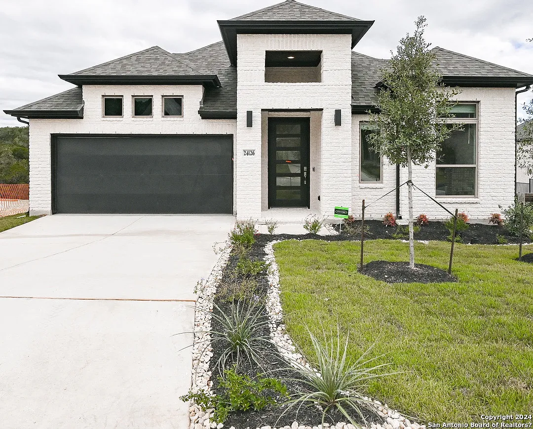 4 bed, 2476 sqft, $4,500 — Photo 2