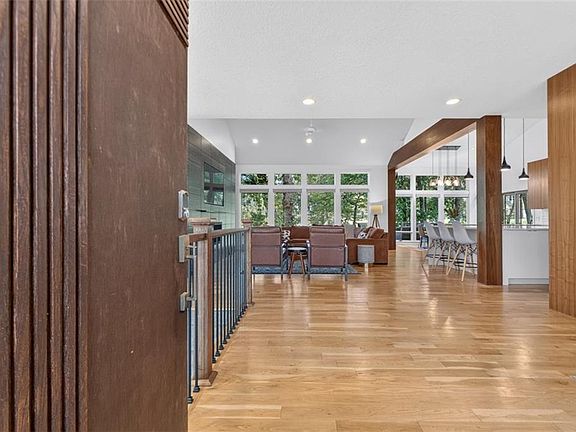 5th image of 7611 Park St