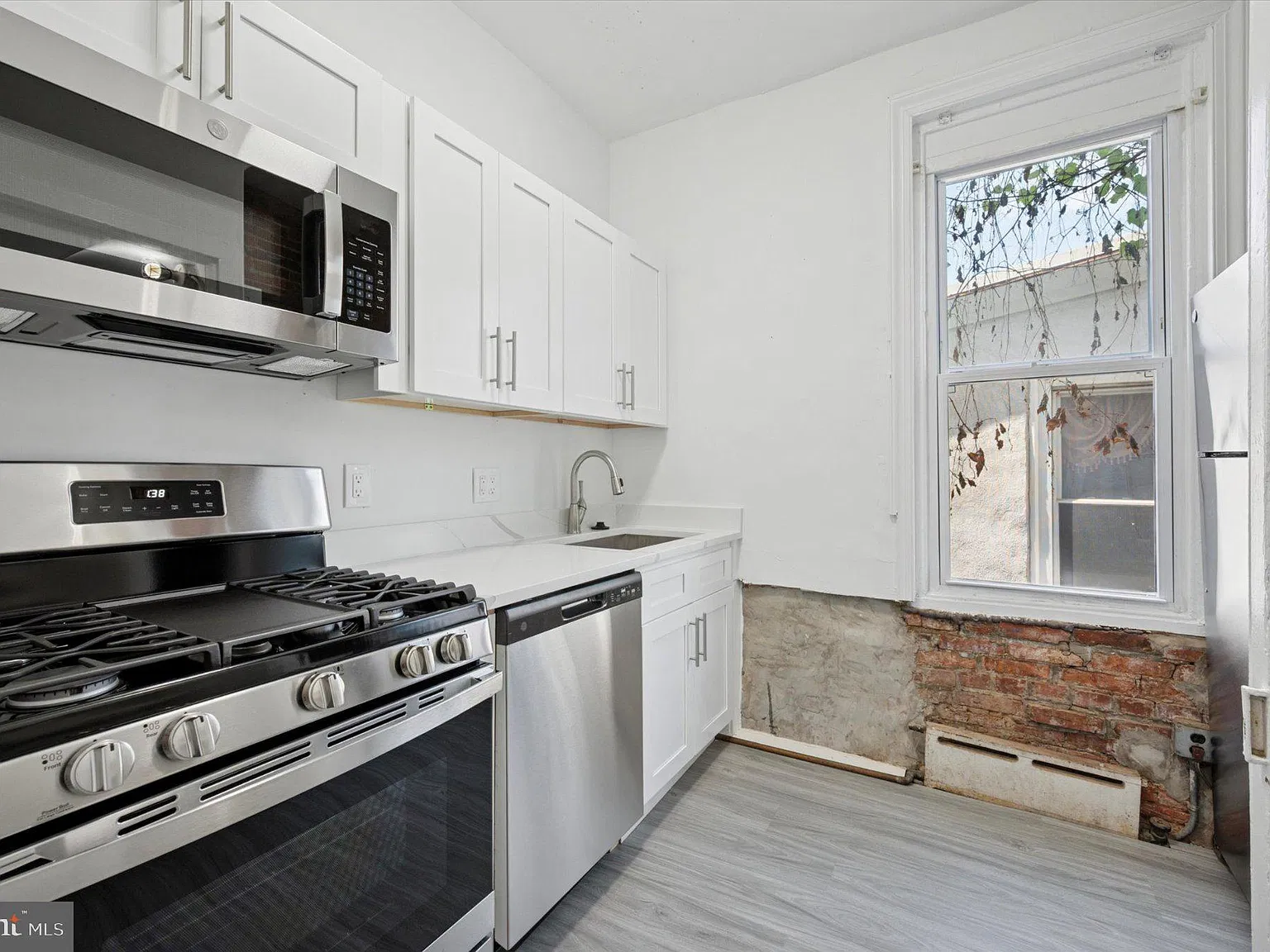 1 bed, 1.0 bath, 650 sqft, $1,100 — Photo 3