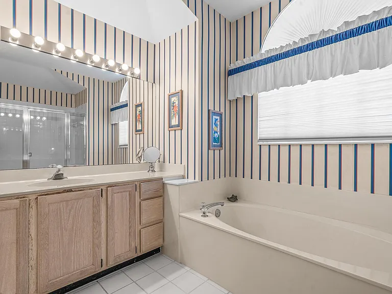 2746 Linkside Dr — Photo 38
