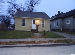 2011 Davie St, Davenport, IA 52804
