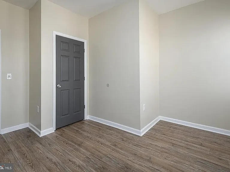 2444 Druid Hill Ave — Photo 24