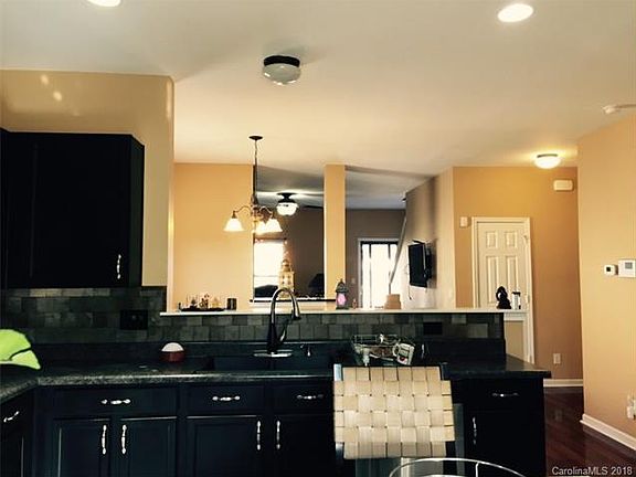 5th image of 1077 Willow Wind Dr