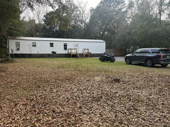 3437 Oak Tree Ln, Pace, FL 32571