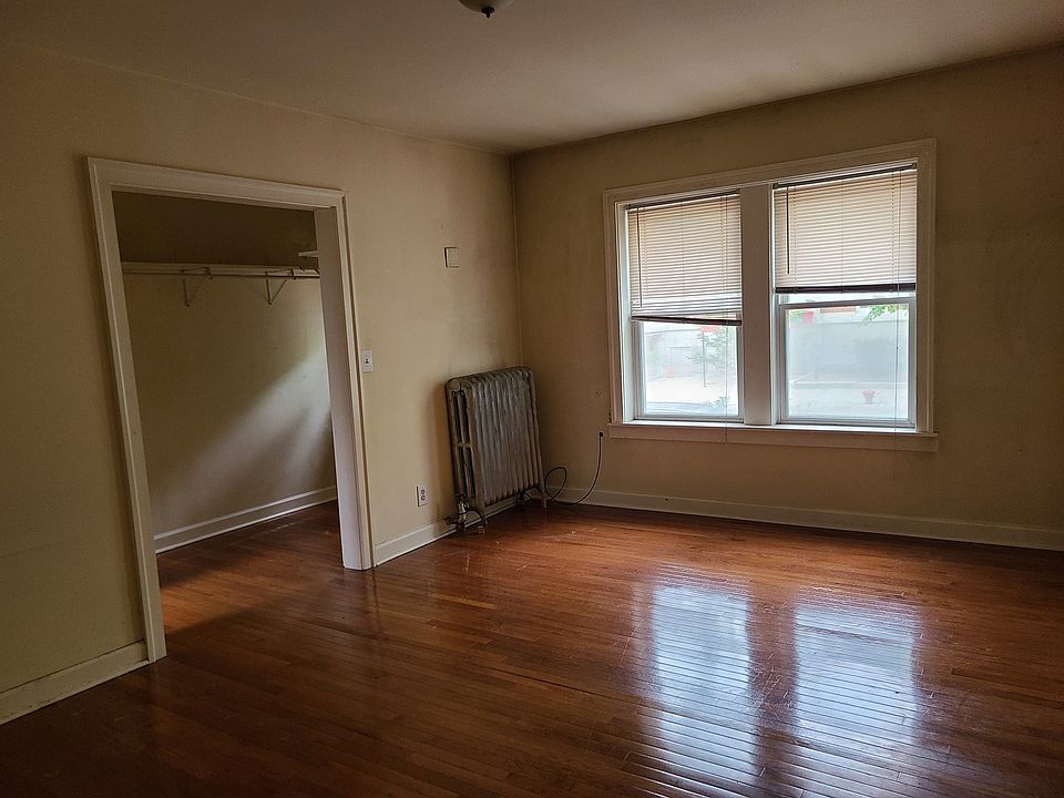 1st image of 4024 N Ashland Ave APT 102