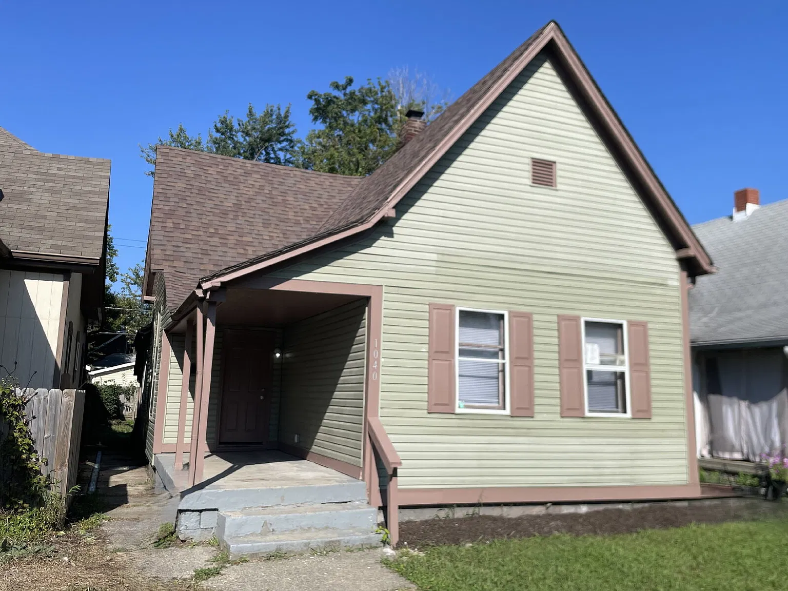 3 bed, 1.0 bath, $995 — Photo 1