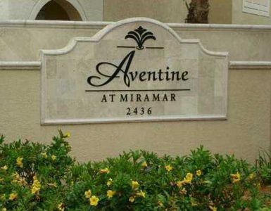 2464 Centergate Dr APT 203, Hollywood, FL, 33025
