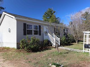 8 Chalk Pond Dr, New Durham, NH 03855
