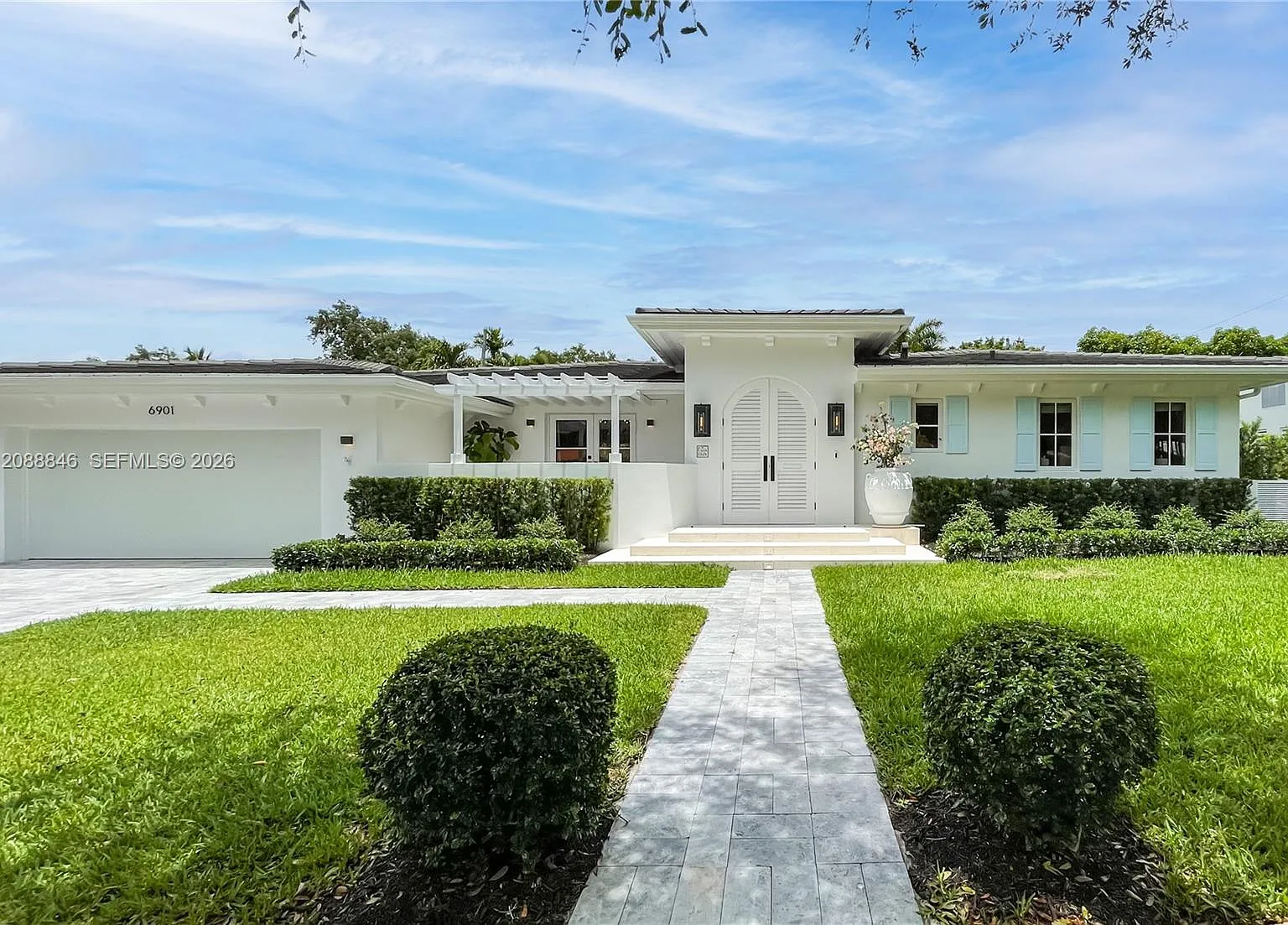 Coral Gables Riviera Sec — Photo 1