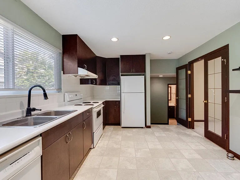 5191 Chetwynd Ave — Photo 7