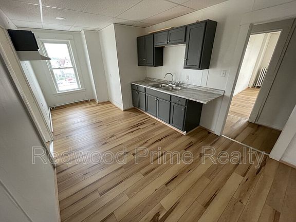 2nd image of 2901 Maple Ave #303
