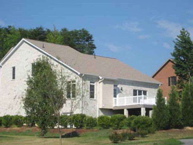 2nd image of 186 Stonegate Way