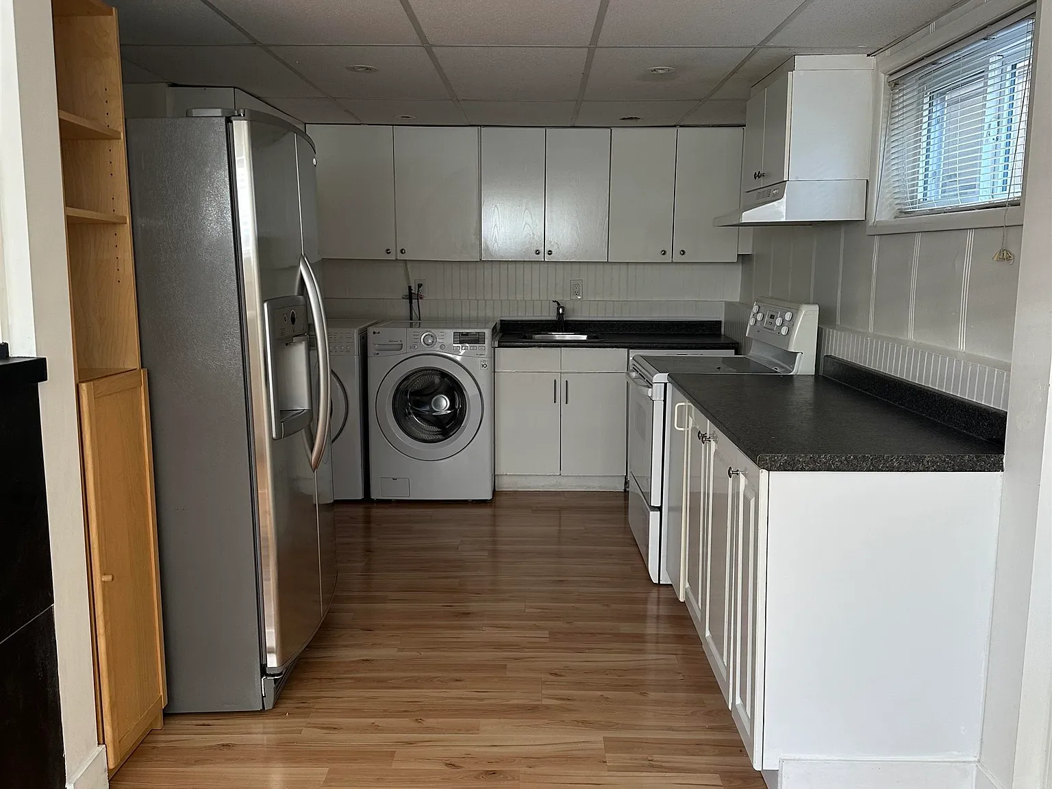 3 bed, 1412 sqft, $2,900 — Photo 2