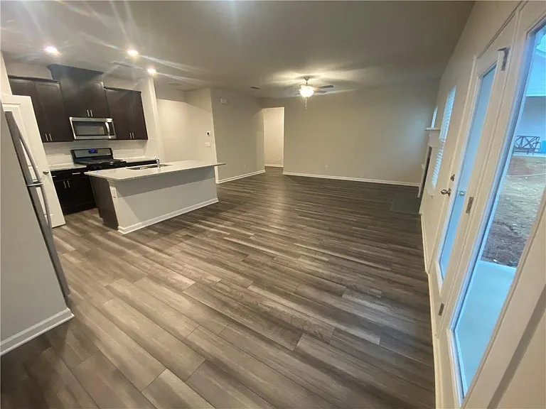 5836 Hackberry Ln — Photo 3
