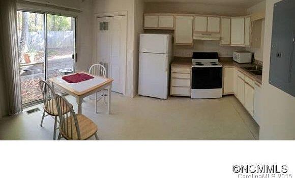 2nd image of 6D Azalea Rd