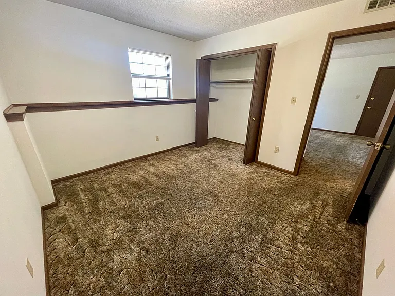 4515 W Millbrook Dr — Photo 21