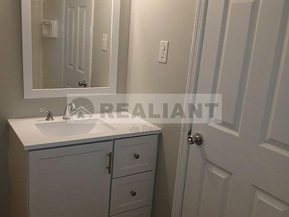 3rd image of 2021 Cambridge Dr #32