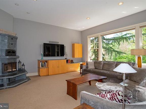 3rd image of 2424 Sunny Meadow Ln