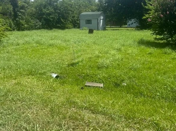 300 S 10th St, Honey Grove, TX 75446