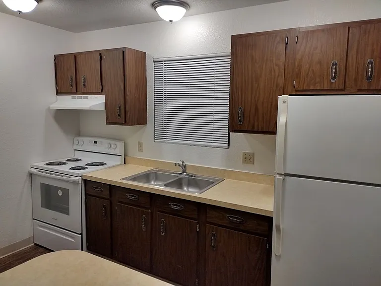 3520 E 2nd St #10 — Photo 20