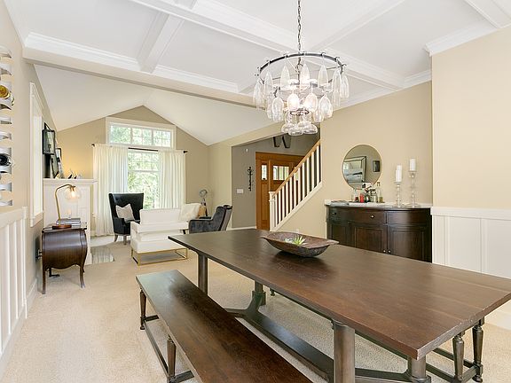 5th image of 1324 Mowitch Dr