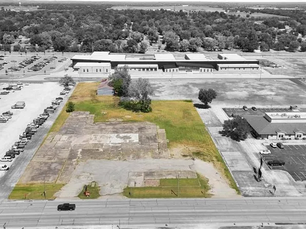 1406 East St, Iola, KS 66749