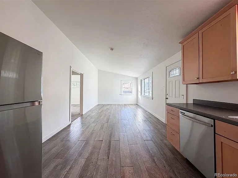 439 Sunnyside Ln — Photo 5