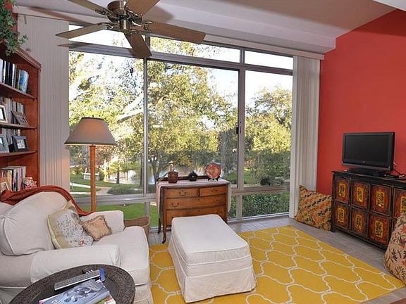 5th image of 700 Melrose Ave APT A25