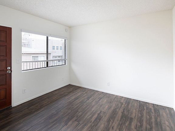 3rd image of 2009-2015 Thomas Ave #2