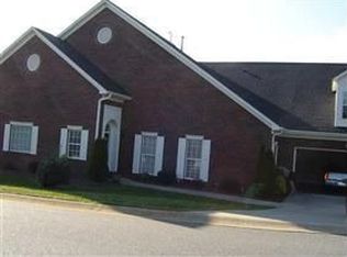 1107 21st Ave NE, Hickory, NC 28601