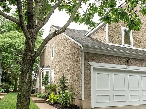 6711 W 126th Pl, Overland Park, KS 66209