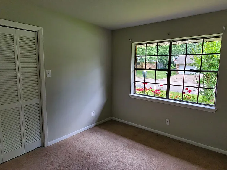 419 Willow Oak St — Photo 7