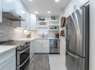 9411 N Hollybrook Lake Dr APT 310, Pembroke Pines, FL 33025