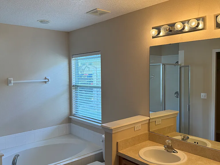 3055 Tower Oaks Dr — Photo 8