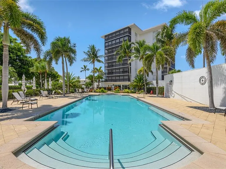 2170 Gulf Shore Blvd N #41E — Photo 17